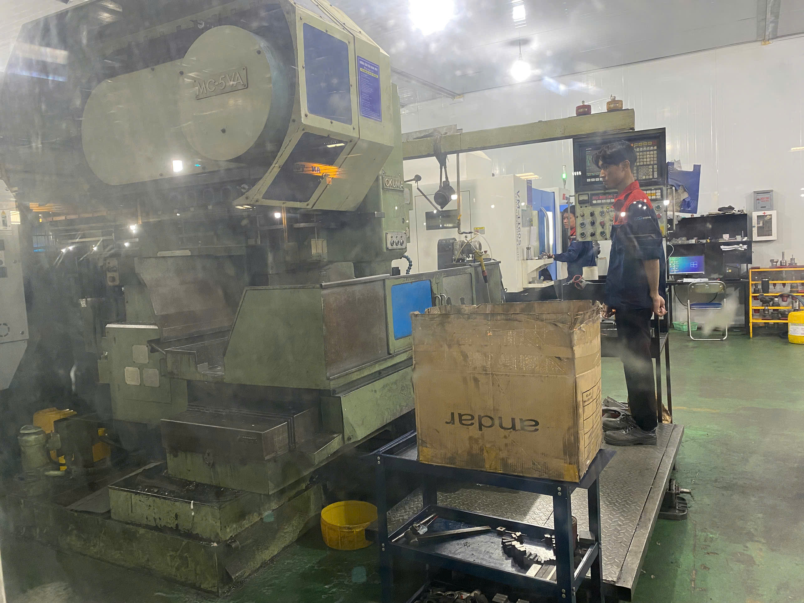 CNC milling machine 3